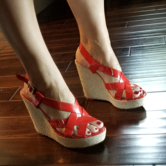 Vince Camuto strappy red wedges size 9 1/2 - Picture 8 of 8
